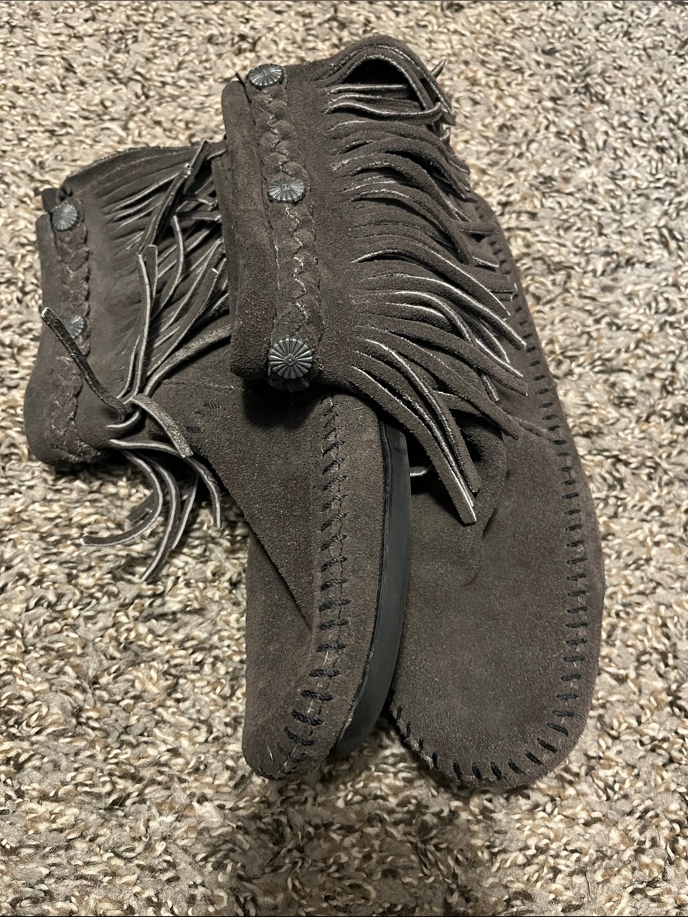 Minnetonka Gray Suede Fringe Moccasins7